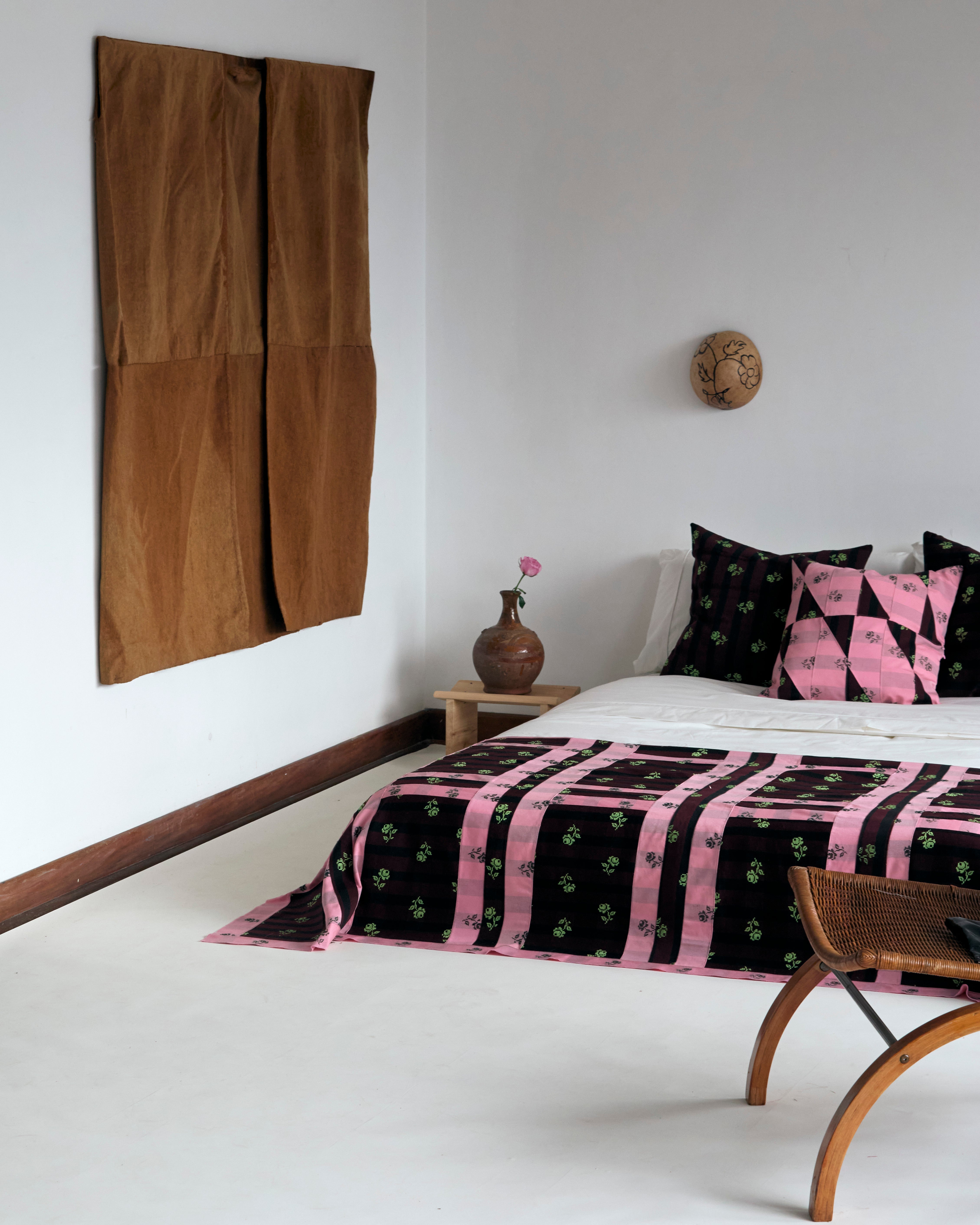 Home 001